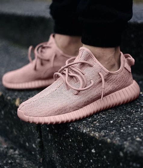 adidas dames boost blauw zwart roze|Adidas yeezy boost 350 sneakers.